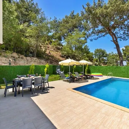 Kalkanda Merkeze Yakin Ayaz