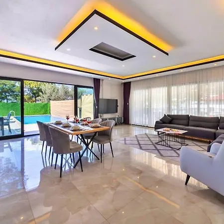 Kalkanda Merkeze Yakin Ayaz