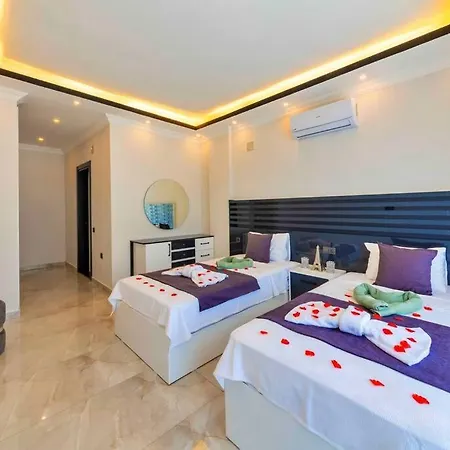 Kalkanda Merkeze Yakin Ayaz Villa