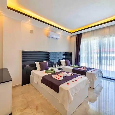 Kalkanda Merkeze Yakin Ayaz * Kaş