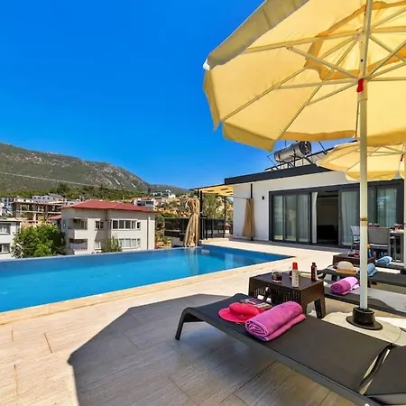 Kalkanda Merkeze Yakin Ayaz Villa