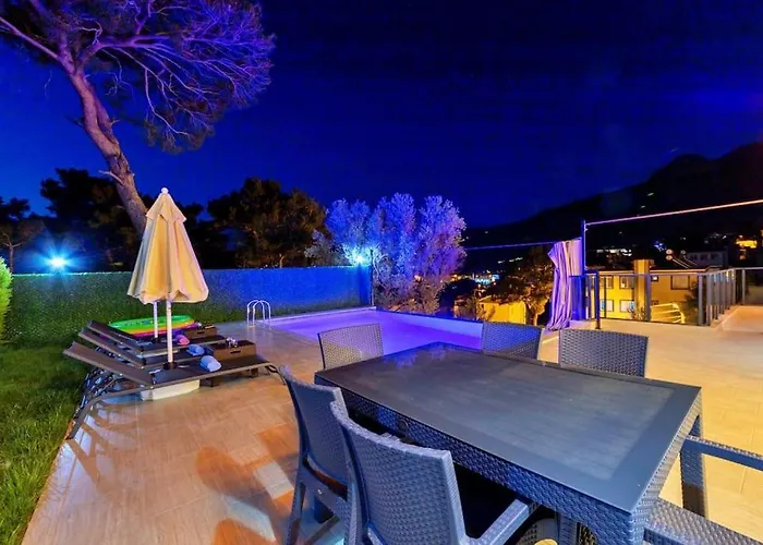 Вілла Kalkanda Merkeze Yakin Ayaz *