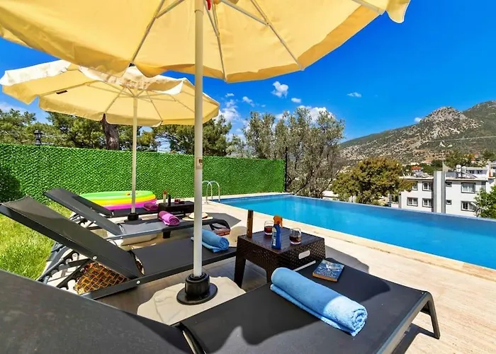 Kalkanda Merkeze Yakin Ayaz