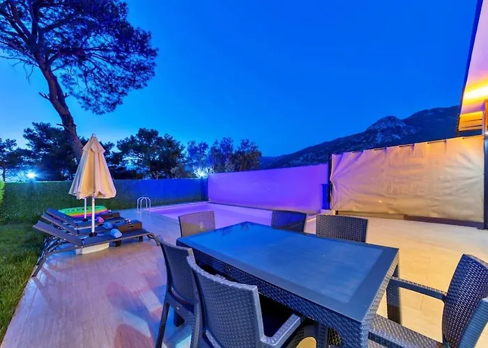 Вілла Kalkanda Merkeze Yakin Ayaz *