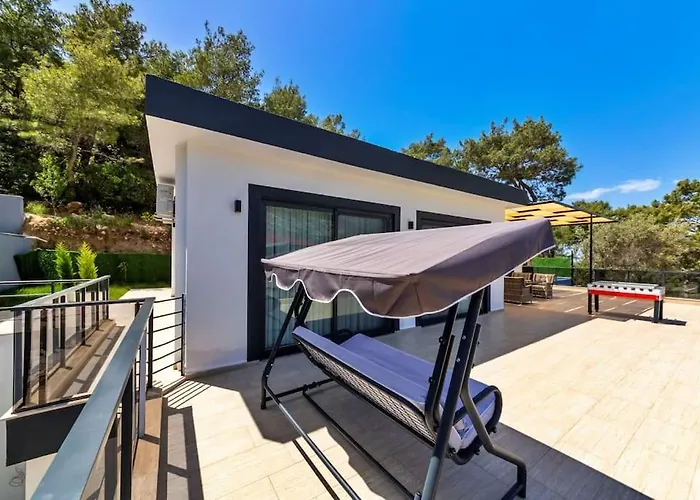 Kalkanda Merkeze Yakin Ayaz Вілла Каш