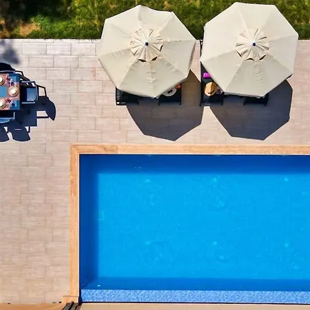 Kalkanda Merkeze Yakin Ayaz Villa *