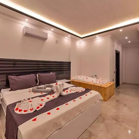 Kalkanda Merkeze Yakin Ayaz * Kaş