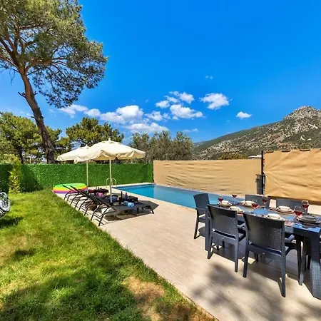 Kalkanda Merkeze Yakin Ayaz Villa