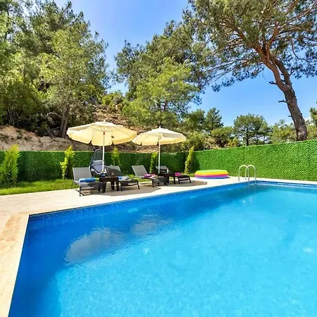 Kalkanda Merkeze Yakin Ayaz